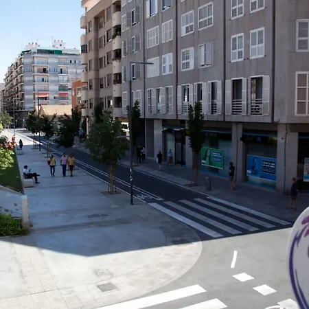 公寓 阿利坎特彩色套房公寓